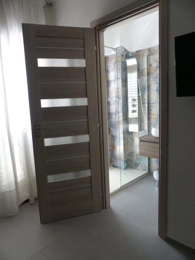 פורטו צ'זראו Albergo Piazza Risorgimento מראה חיצוני תמונה