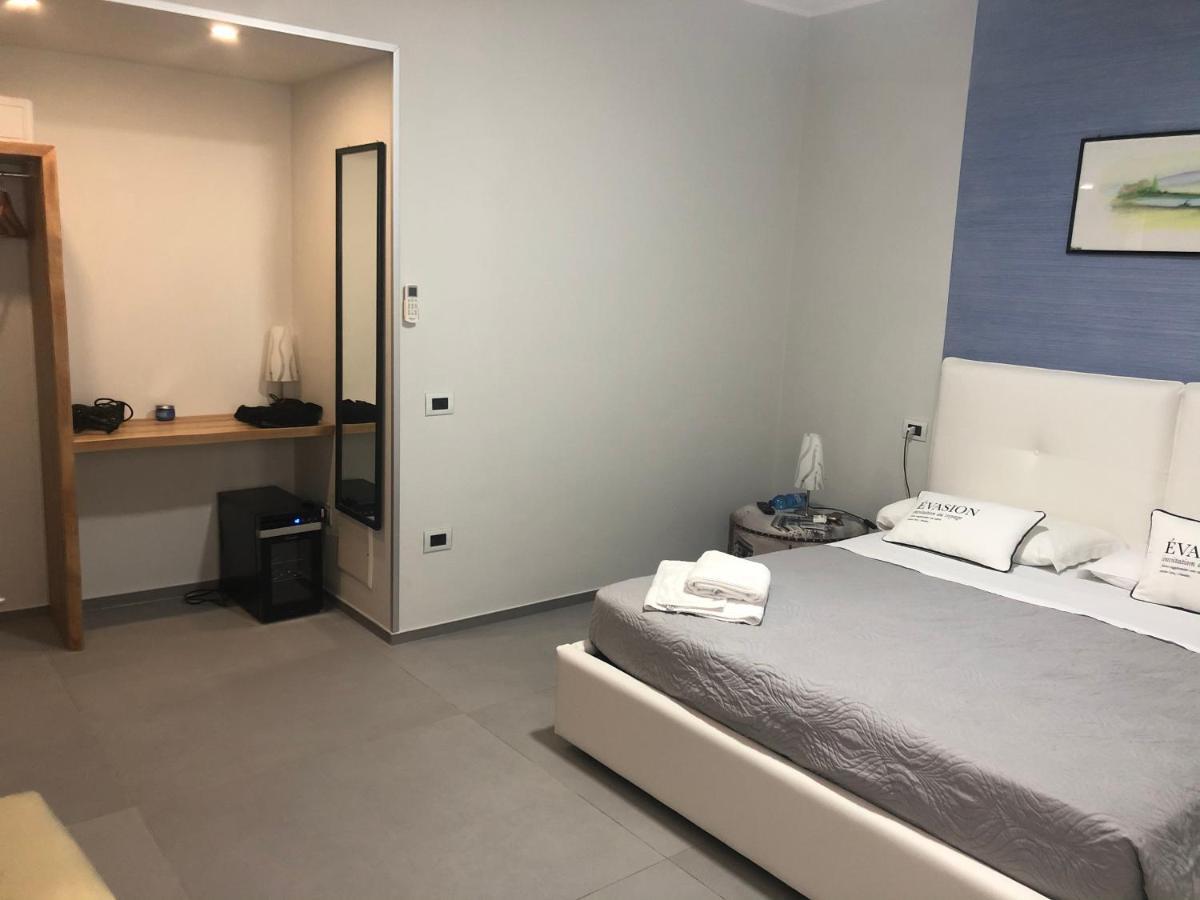 פורטו צ'זראו Albergo Piazza Risorgimento מראה חיצוני תמונה