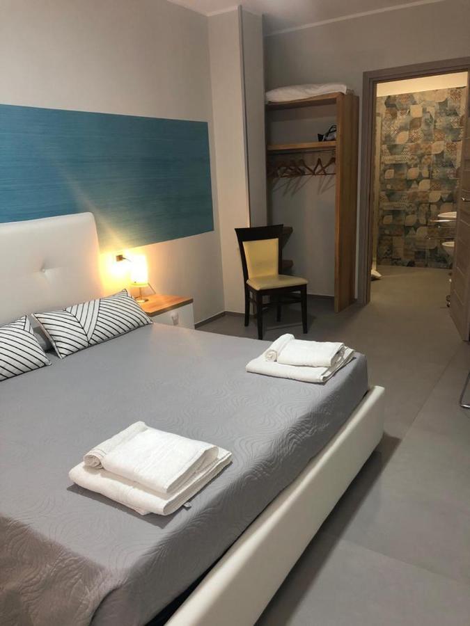 פורטו צ'זראו Albergo Piazza Risorgimento מראה חיצוני תמונה