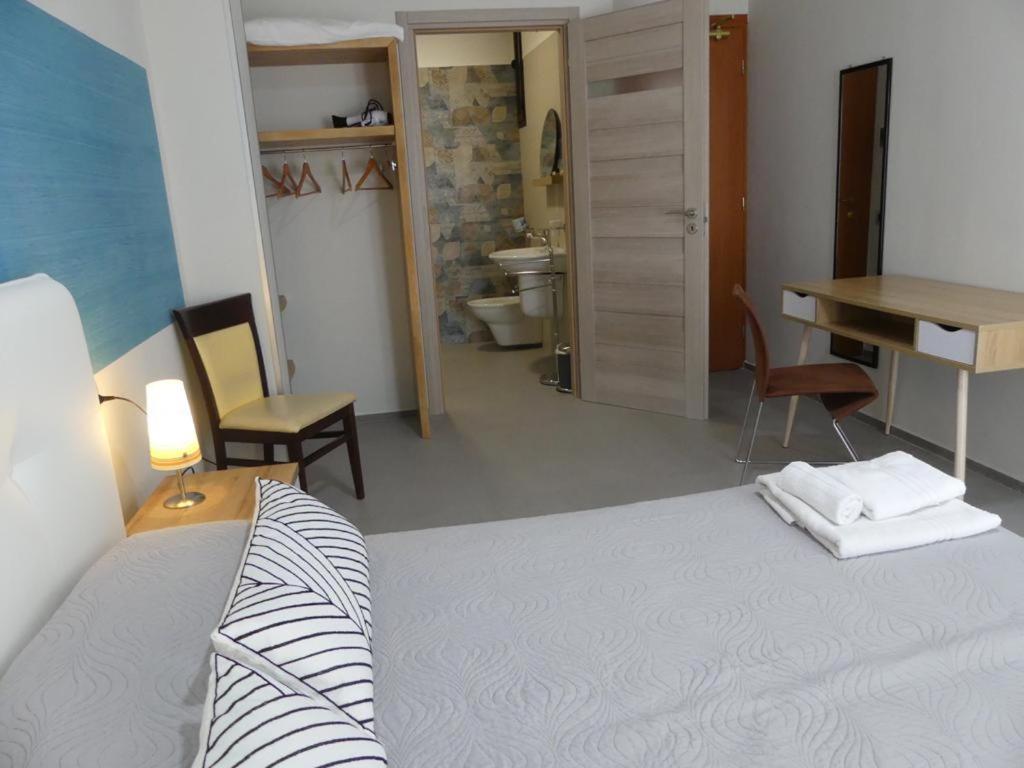 פורטו צ'זראו Albergo Piazza Risorgimento מראה חיצוני תמונה