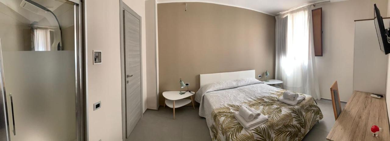 פורטו צ'זראו Albergo Piazza Risorgimento מראה חיצוני תמונה