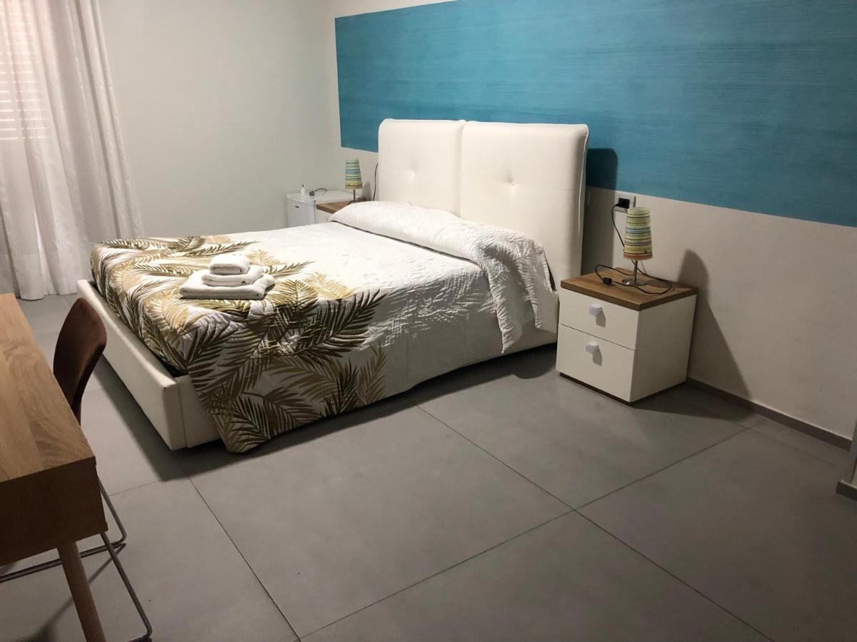 פורטו צ'זראו Albergo Piazza Risorgimento מראה חיצוני תמונה