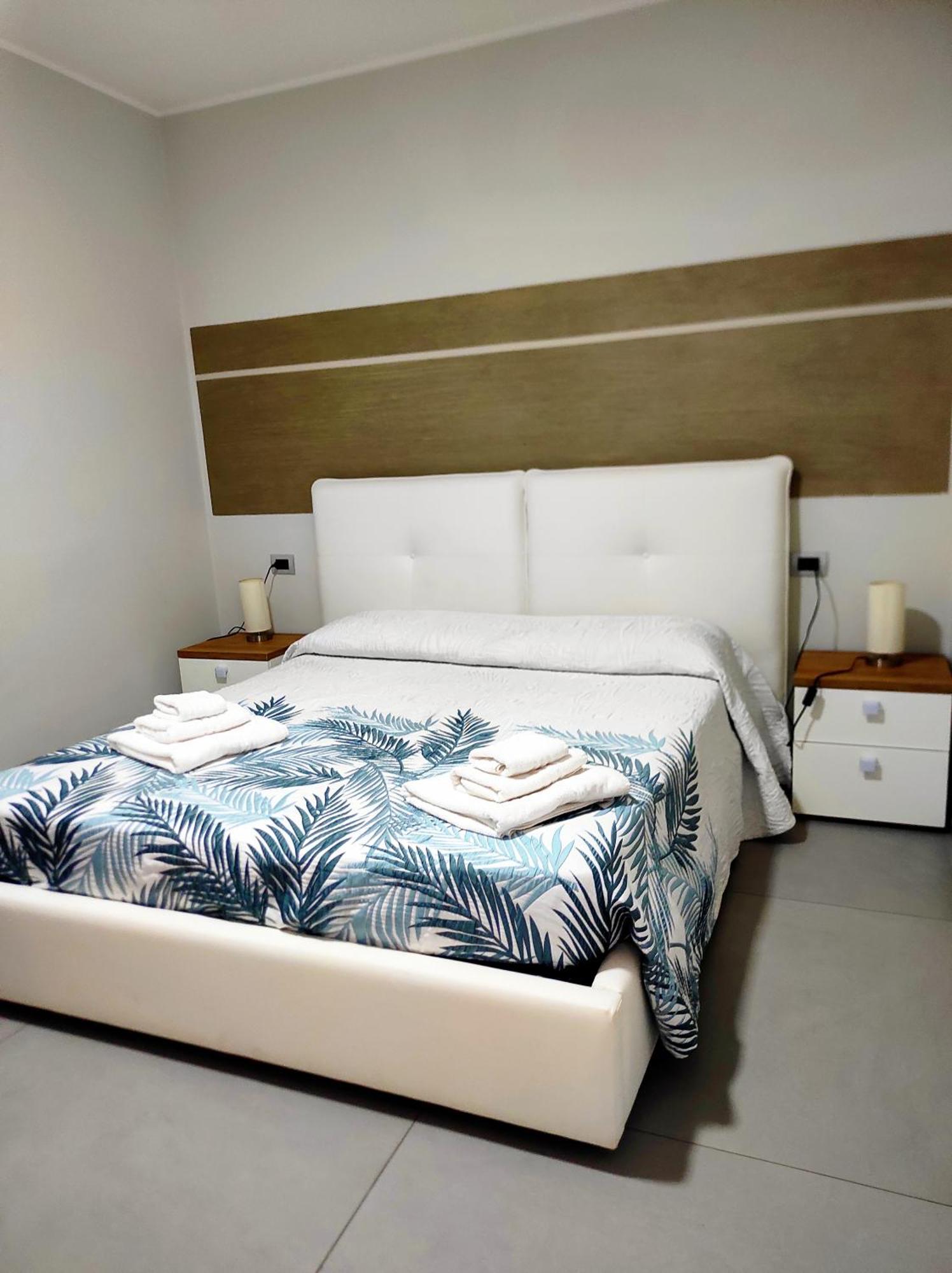 פורטו צ'זראו Albergo Piazza Risorgimento מראה חיצוני תמונה