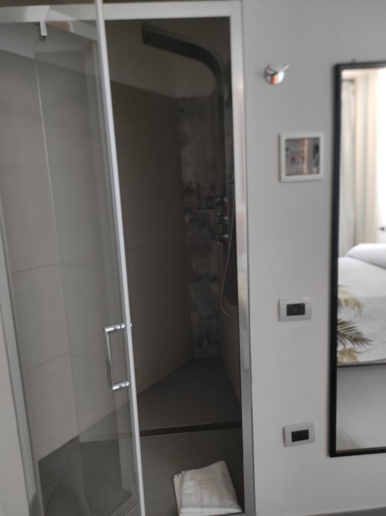 פורטו צ'זראו Albergo Piazza Risorgimento מראה חיצוני תמונה